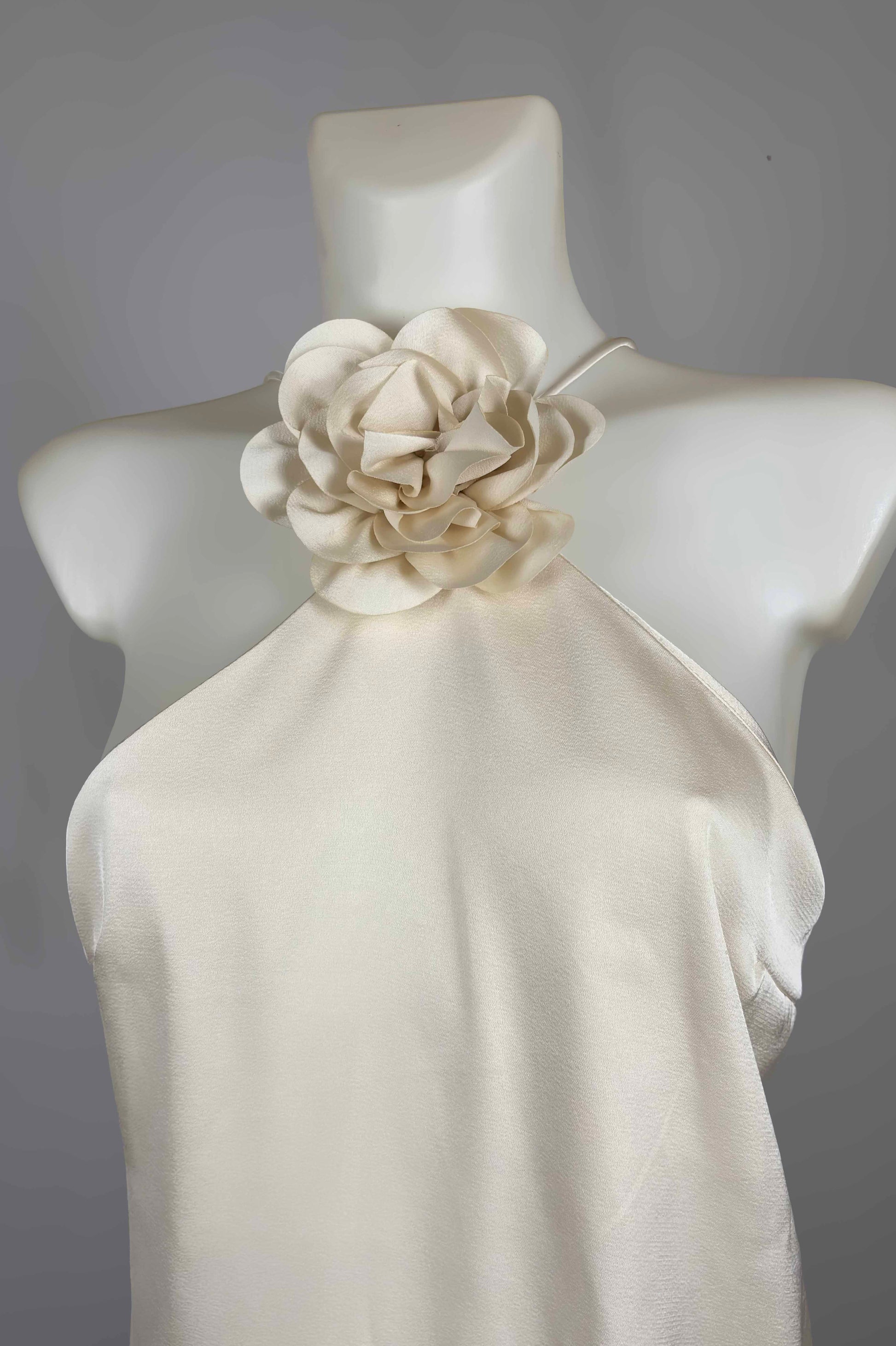 ROBE DOS NUS A FINES BRETELLES