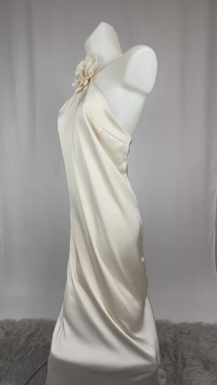 ROBE DOS NUS A FINES BRETELLES